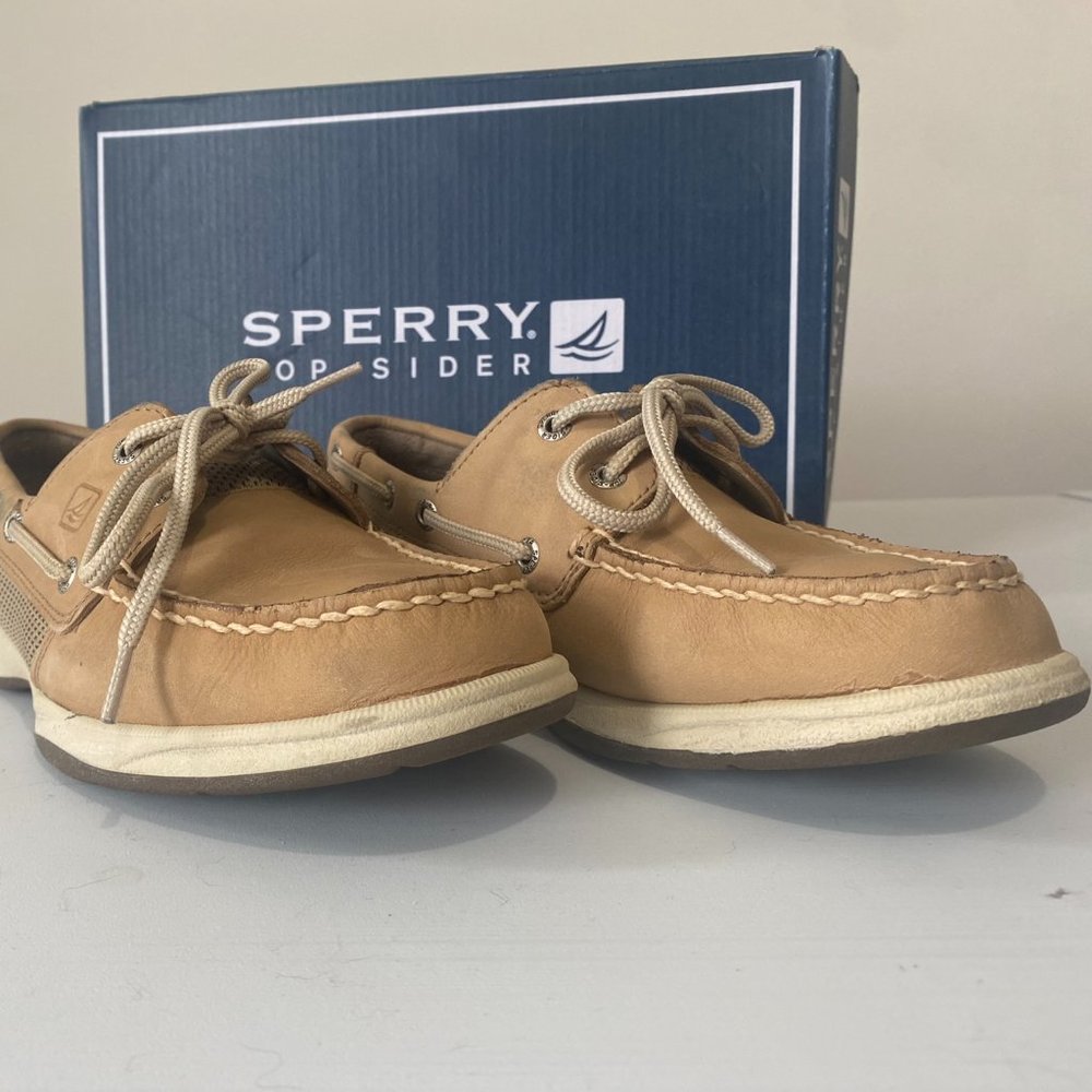 SPERRY Intrepid boat shoe tan leather   Size  6.5 W
